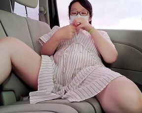 A Frustrated Married Woman Masturbates in the Car