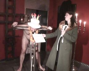 grazy artistic fetish mistress humiliate her kinky slave