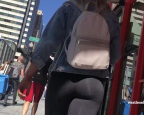 Juicy Blonde Teen Ass in Leggings