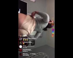 WHITE GIRL TWERKING ON INSTAGRAM LIVE