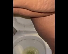 Watch this Sexy BBW Pee