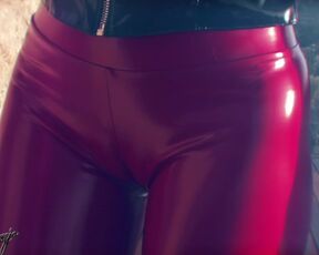 Dominatrix in Latex PVC / Leggings | Cameltoe