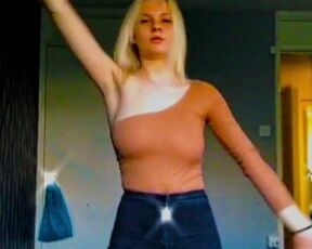 TikTok Hot Teen No Bra Braless Dancing Tits Nipples Bounce