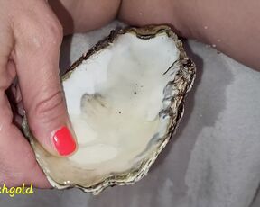 little horny piss slut pisses in the oyster for you...drink my "horny slut"