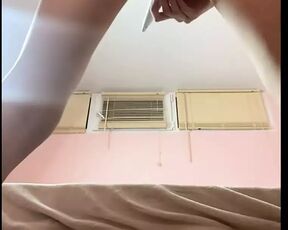 giantess gets an orgasm from a vibrator