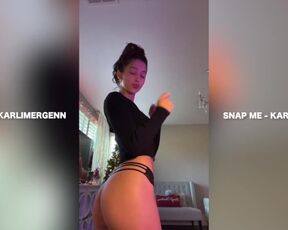 hot girl does TikTok dance in panties