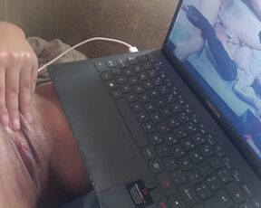 masturbating my pussy watching porn, without dick I don't stay that's why I went to see porn and cum