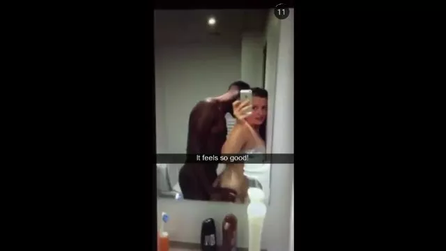 Snapchat GF Sends BF Selfies With BBC MasturVideos